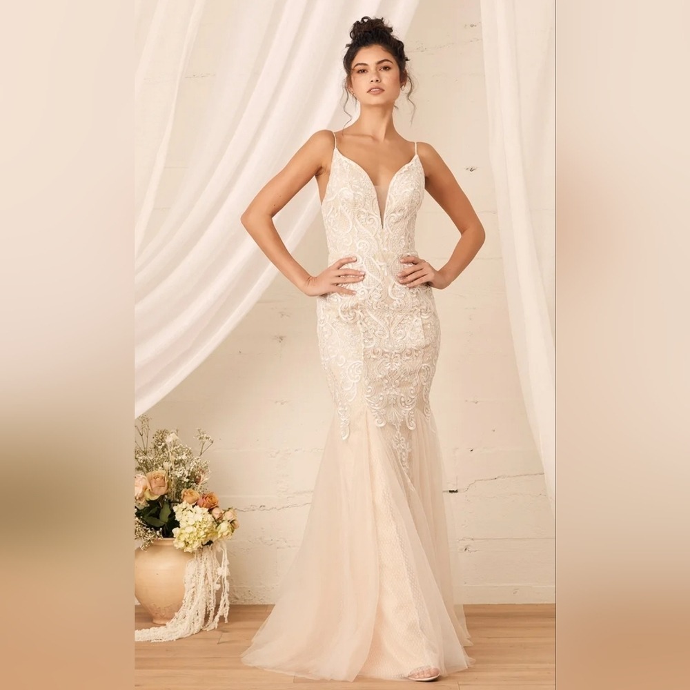 Lulus Keeping My Promise White Embroidered Lace Trumpet Maxi Dress Size 8 NWT